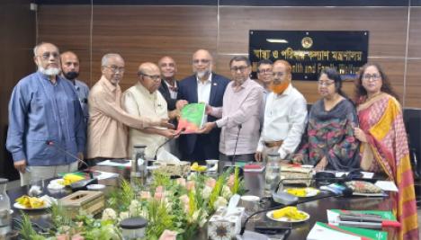 স্বাস্থ্যমন্ত্রীর সঙ্গে স্বাস্থ্য খাত সংস্কার কমিশনের সুপারিশ বাস্তবায়ন নিয়ে আলোচনা