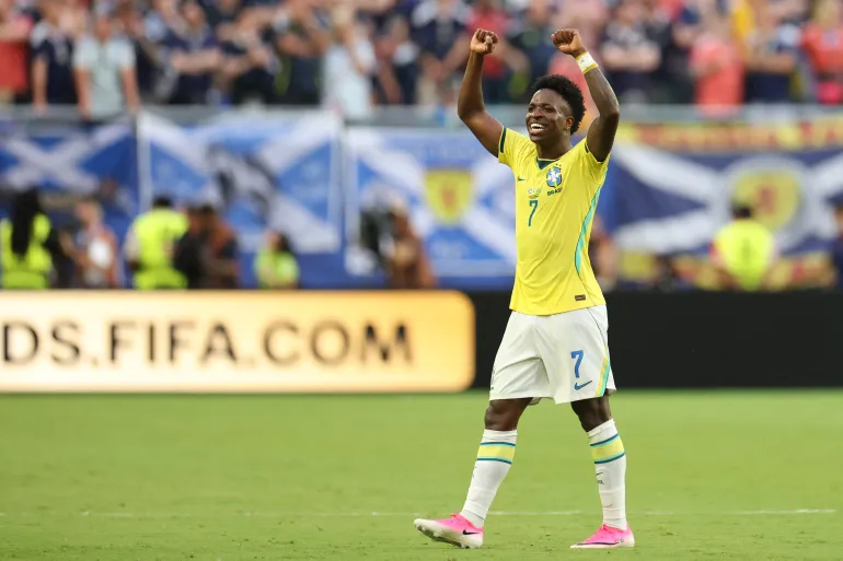 Brazil Defeats Japan, Becomes First Team to Reach FIFA World Cup Round of 16