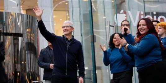 Apple Stock Surges as Tim Cook Era Ends — But Margin Pressures Loom