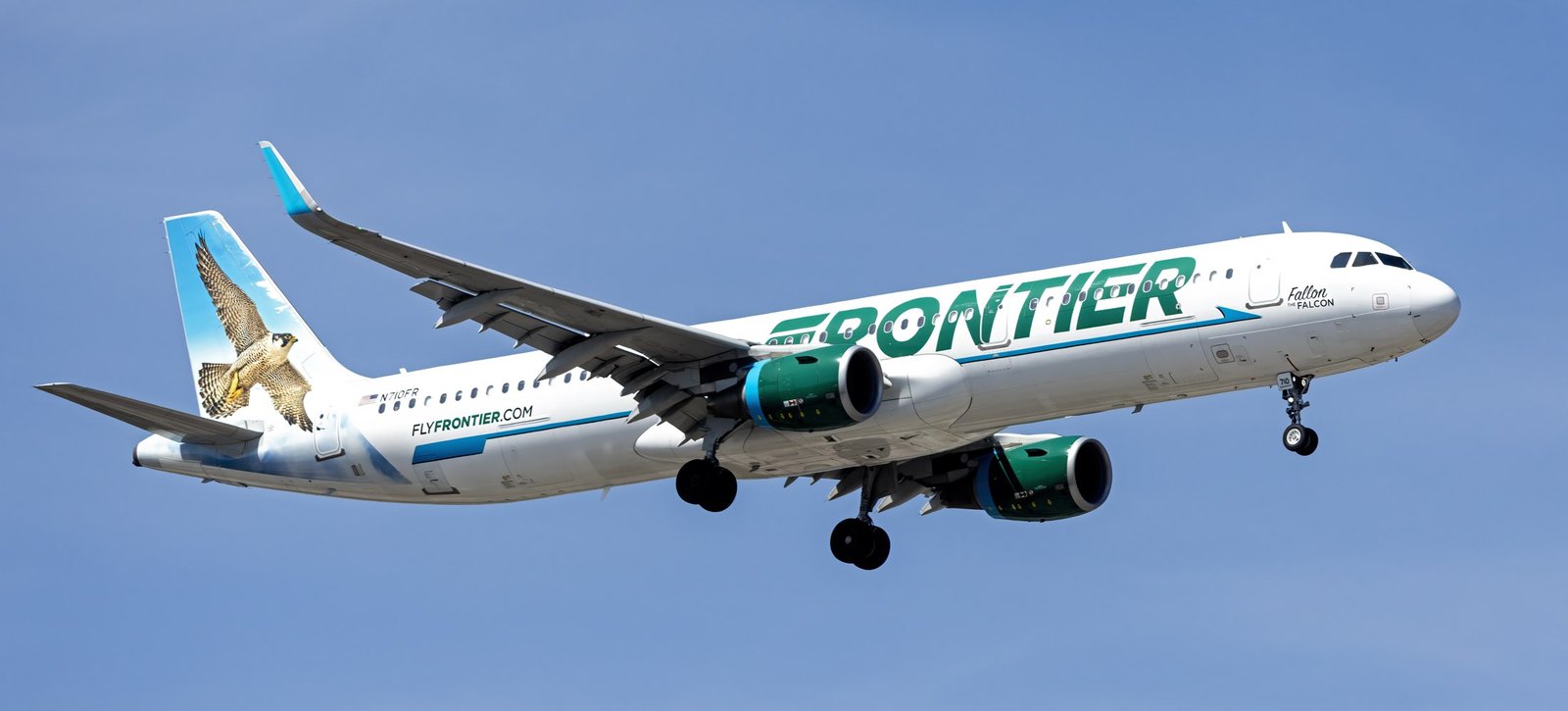 A Frontier Airlines Airbus A321 on approach